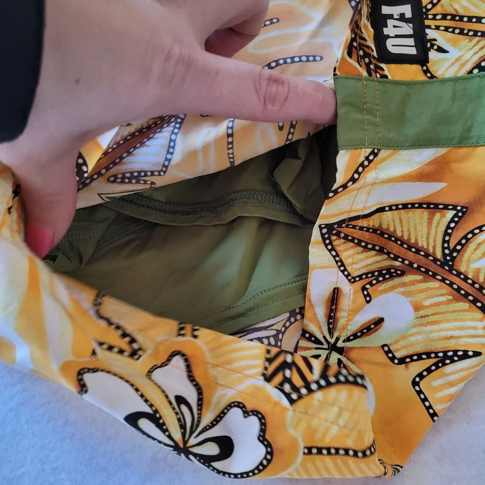 Fit 4 U Man! UR Beach Boxers Mens Medium Orange Floral Hibiscus Swim Trunks NWT